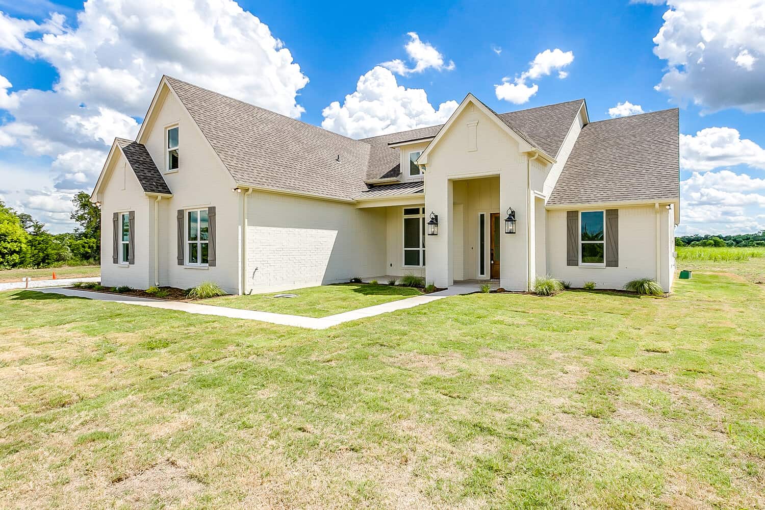 Right Side View of this 3-Bedroom,2165 Sq Ft Plan -142-1208
