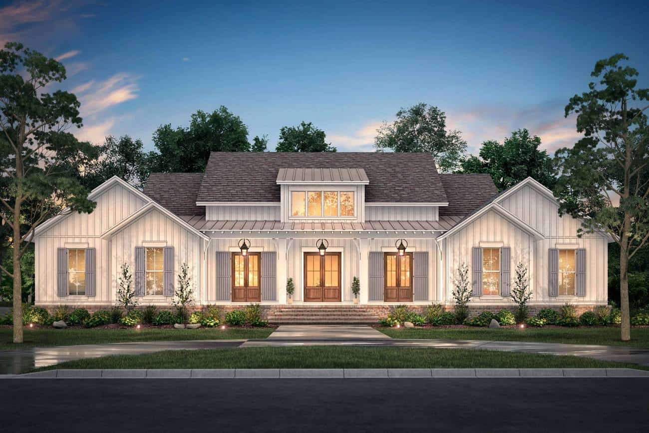 Home at Night of this 4-Bedroom, 3076 Sq Ft Plan - 142-1216