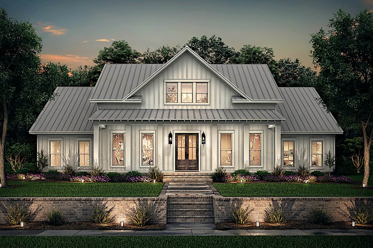 Home at Night of this 4-Bedroom, 2390 Sq Ft Plan - 142-1231