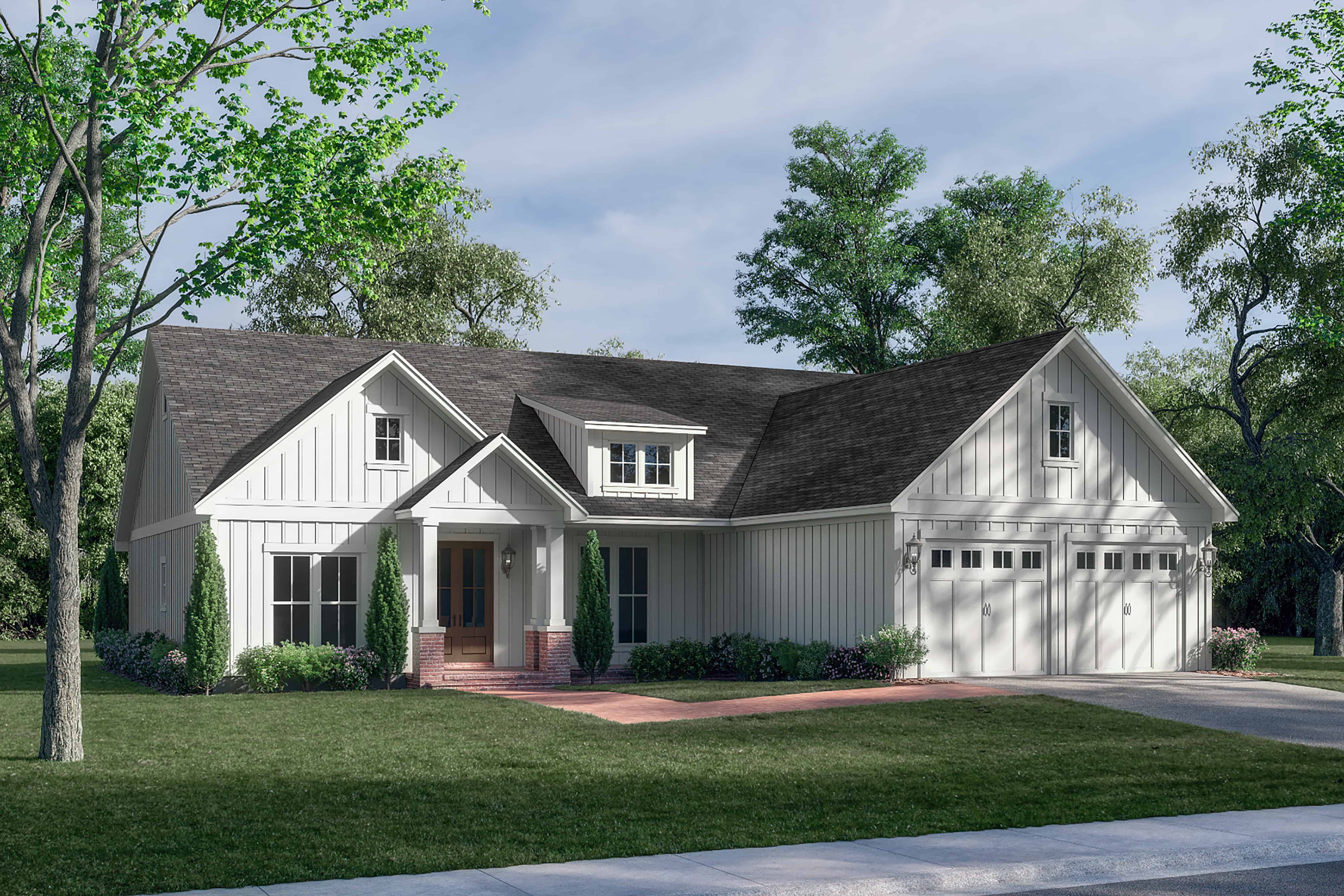 Front elevation of Traditional home (ThePlanCollection: House Plan #142-1425)