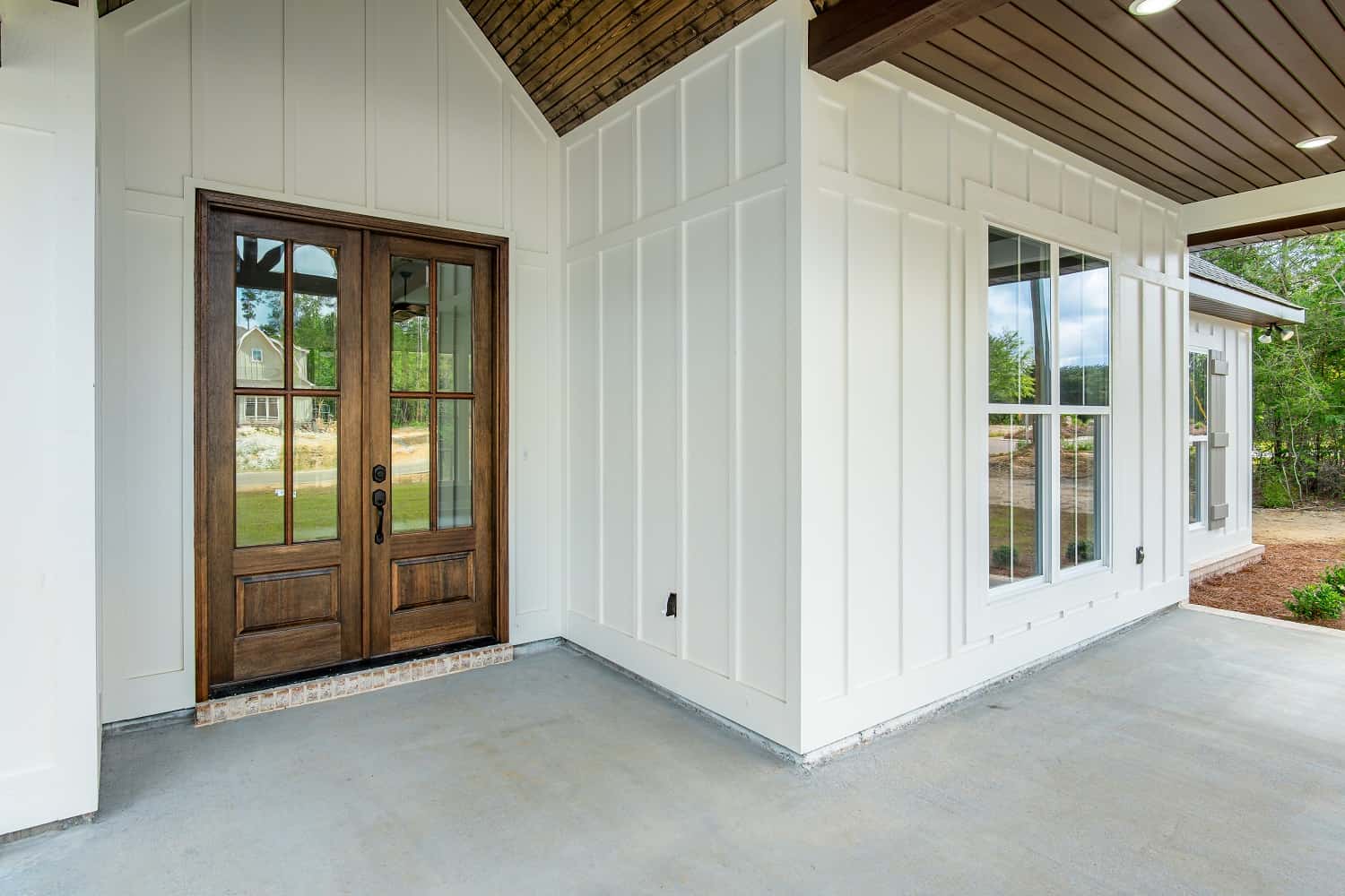 Front View of this 4-Bedroom,2092 Sq Ft Plan -142-1438