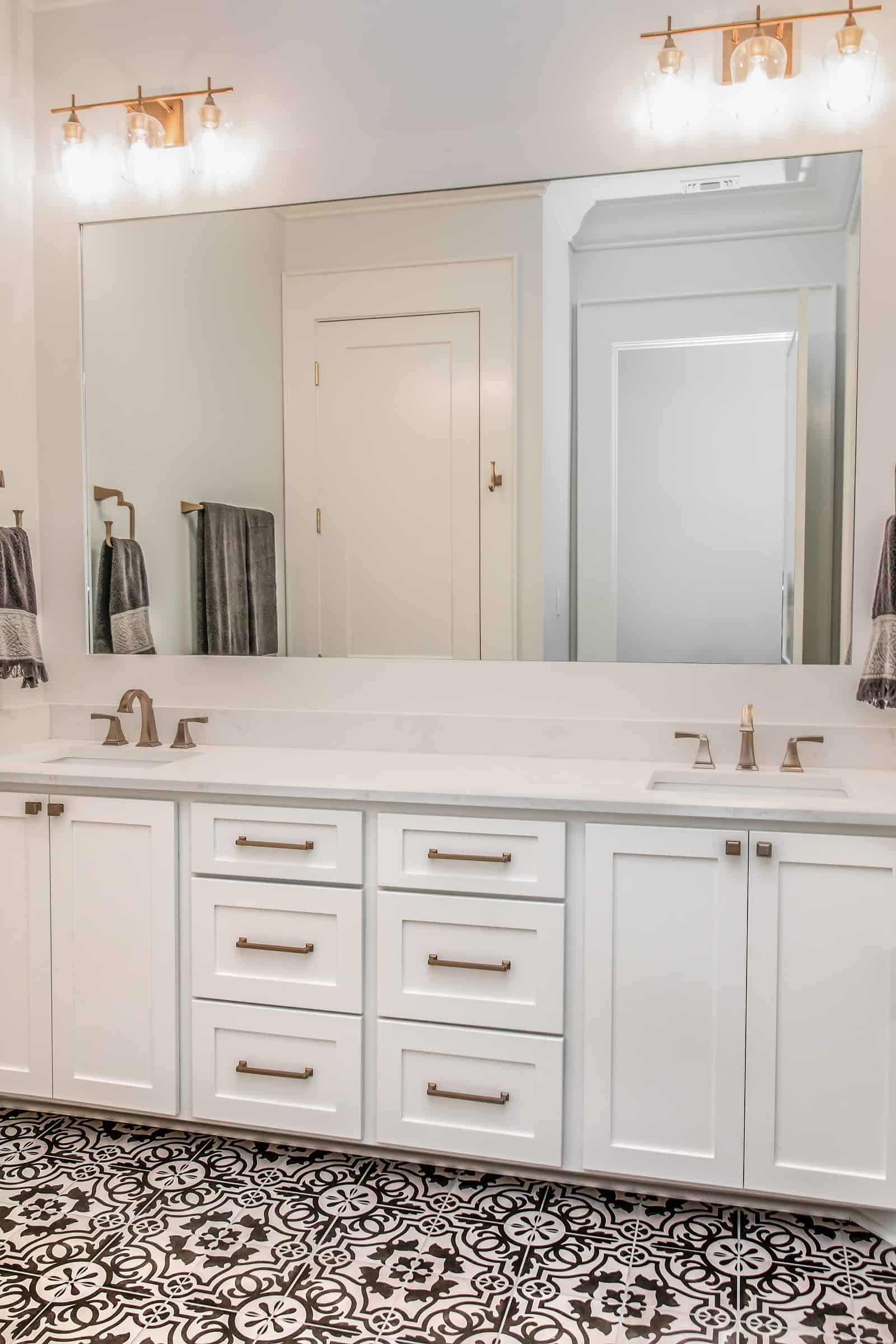 Bathroom of this 4-Bedroom,3106 Sq Ft Plan -142-1446