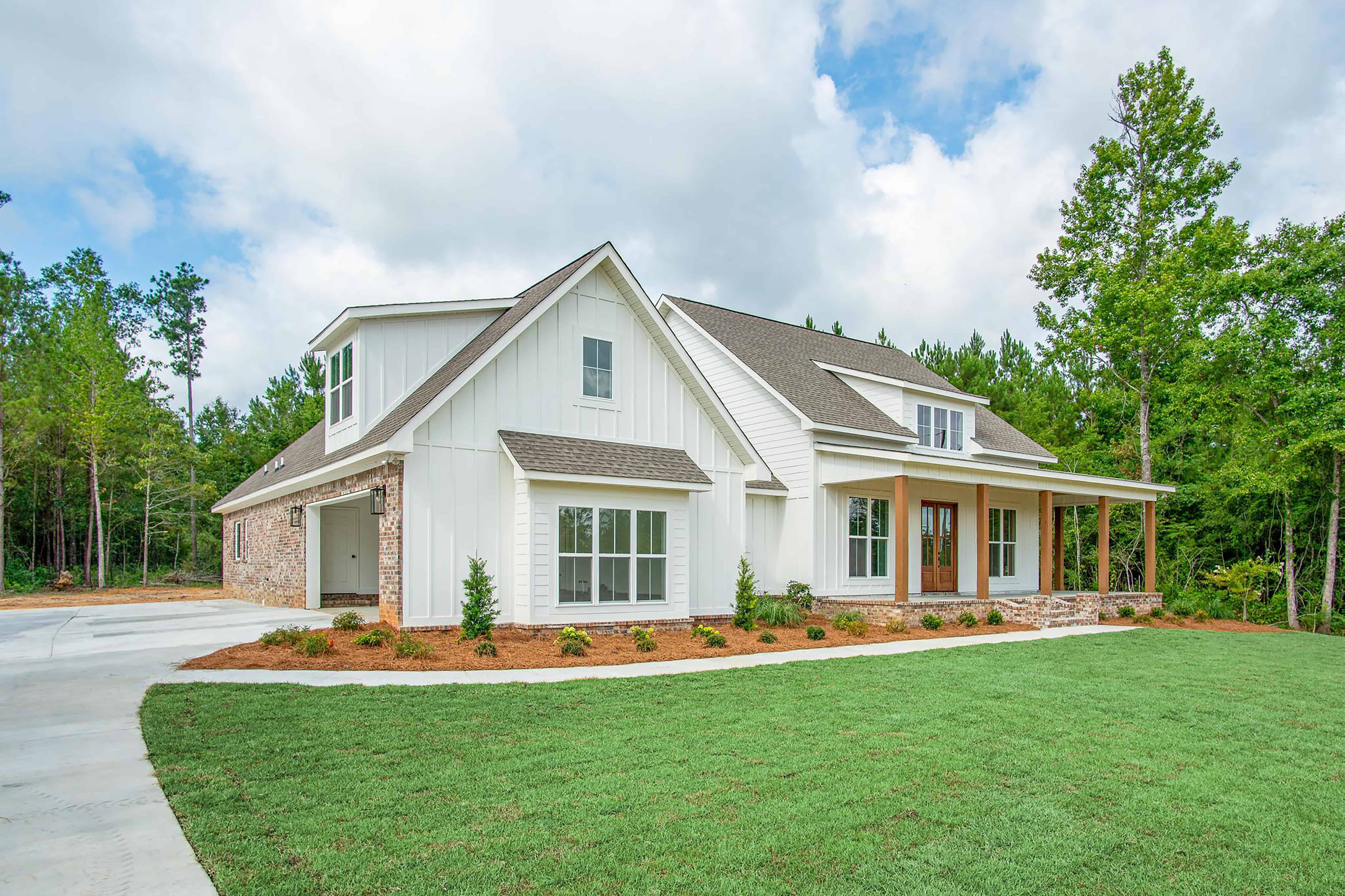 Front View of this 3-Bedroom,2394 Sq Ft Plan -142-1447