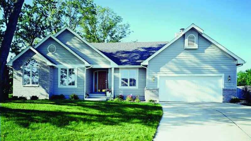 Front view of Country home (ThePlanCollection: House Plan #146-1685)