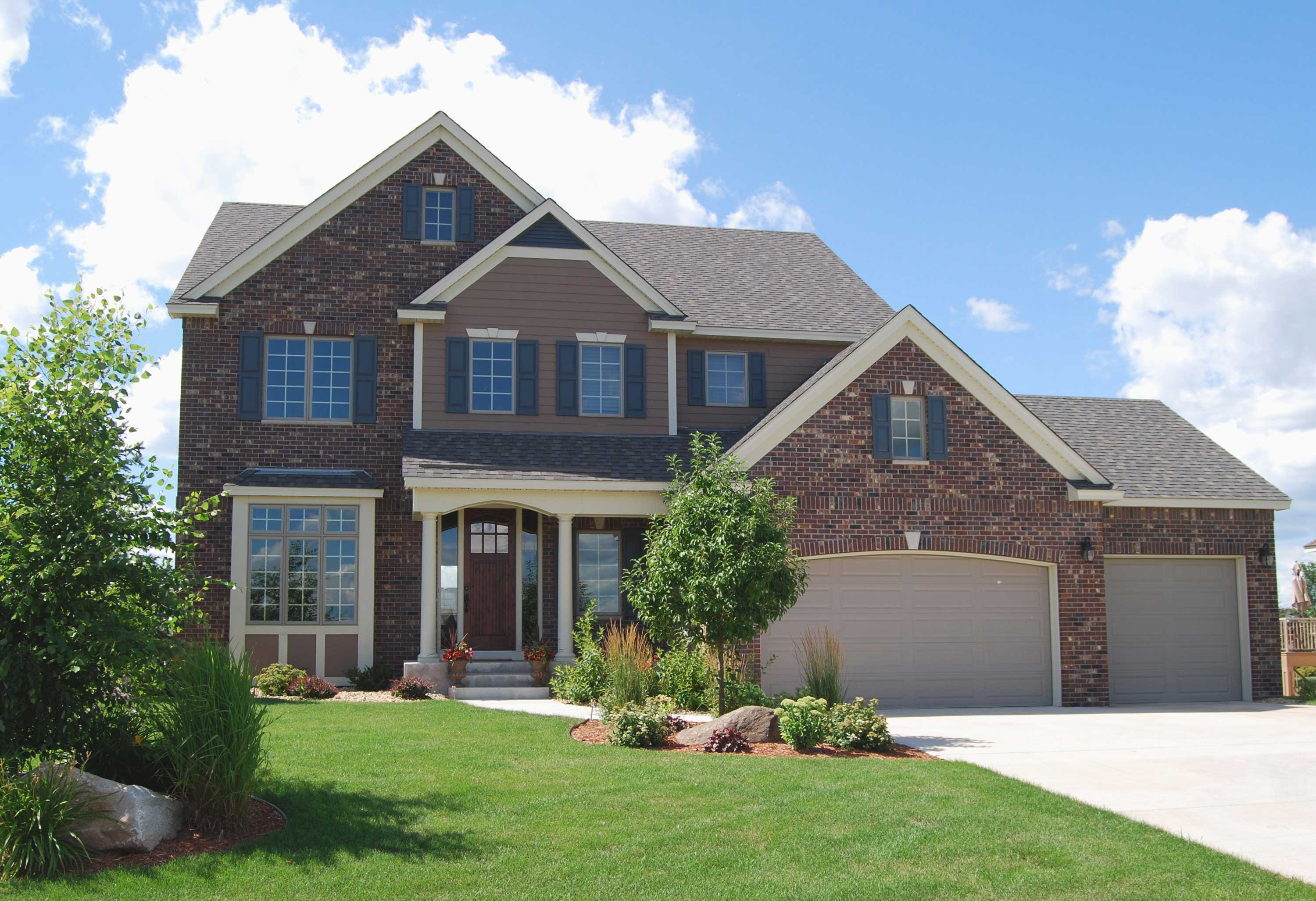 Front view of Country home (ThePlanCollection: House Plan #146-2750)