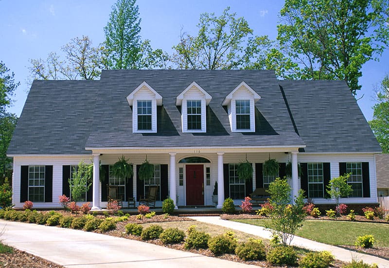 Front elevation of Country home (ThePlanCollection: House Plan #153-1028)