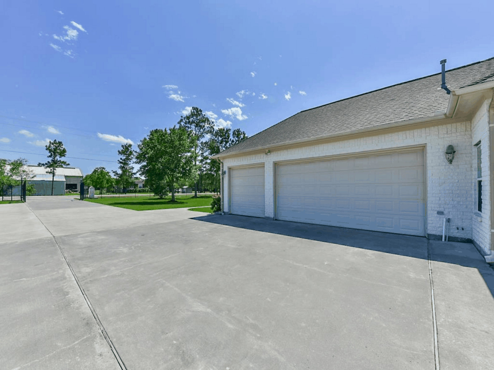 Garage of this 4-Bedroom,3021 Sq Ft Plan -153-1209