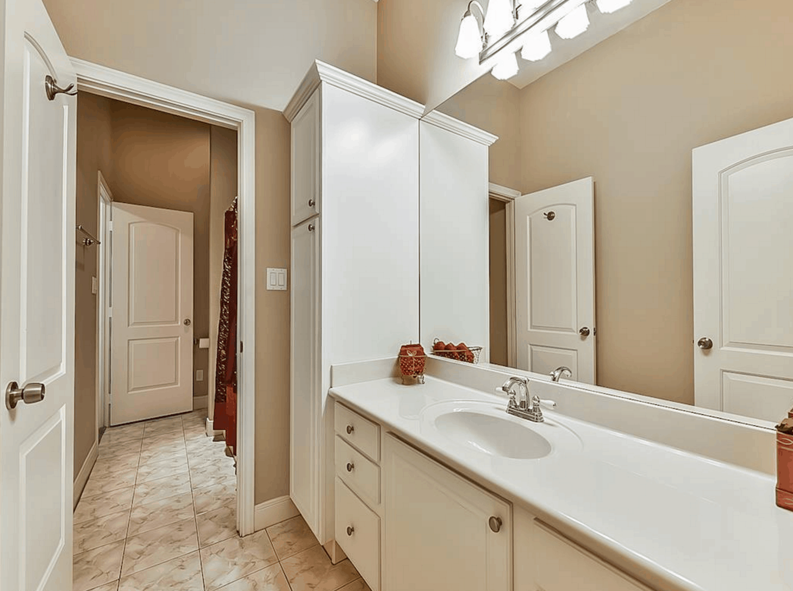 Bathroom of this 4-Bedroom,3021 Sq Ft Plan -153-1209