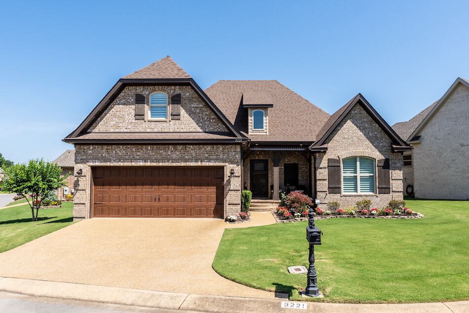 Front View of this 3-Bedroom,1711 Sq Ft Plan -153-1943