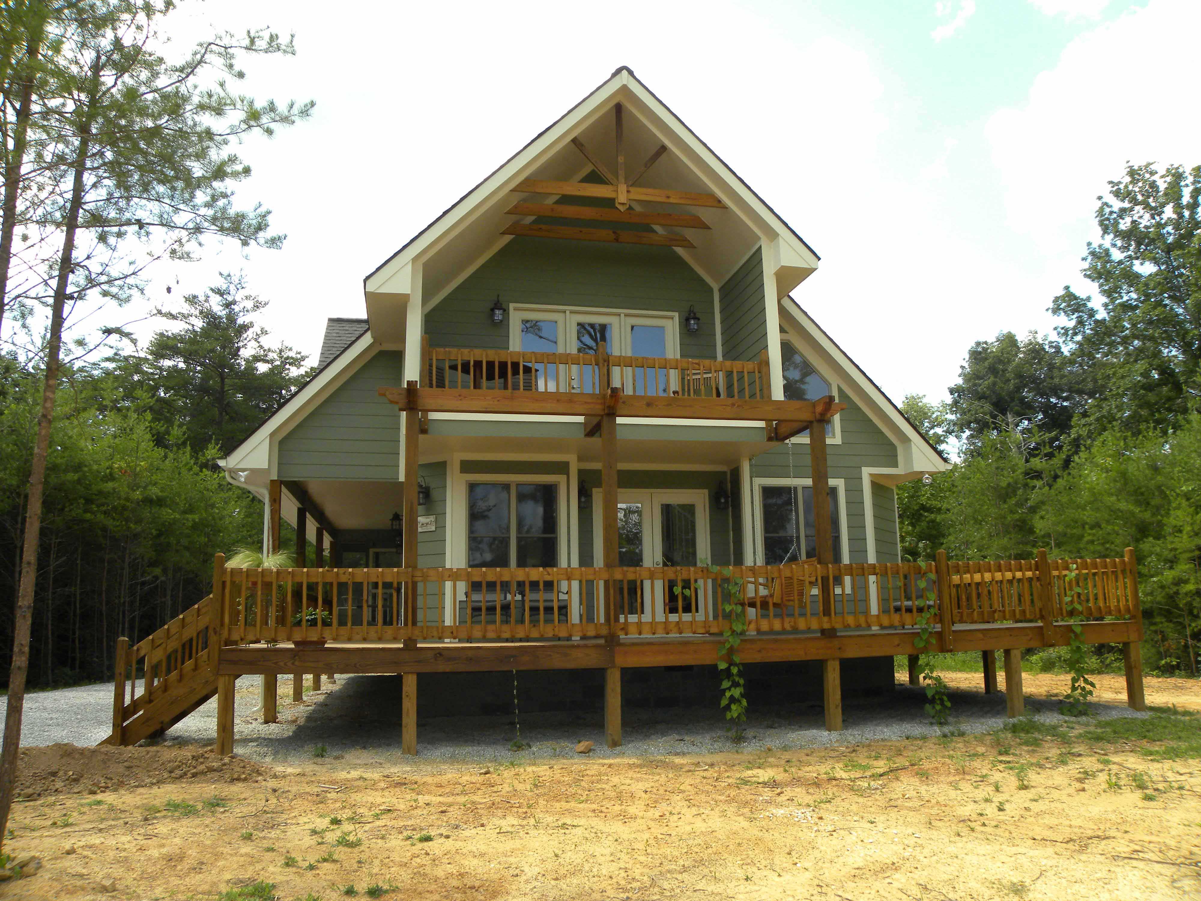 Rear View of this 3-Bedroom,1370 Sq Ft Plan -160-1015