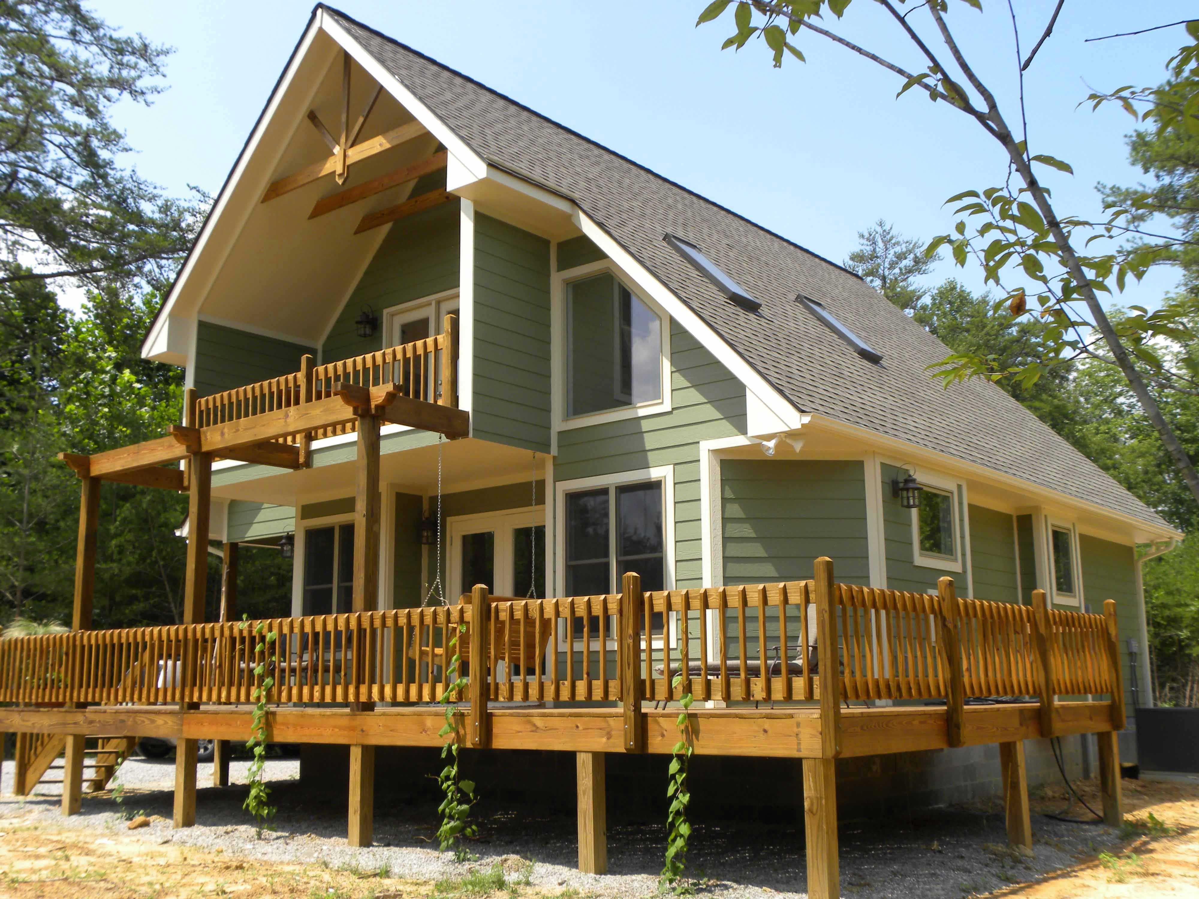 Rear View of this 3-Bedroom,1370 Sq Ft Plan -160-1015