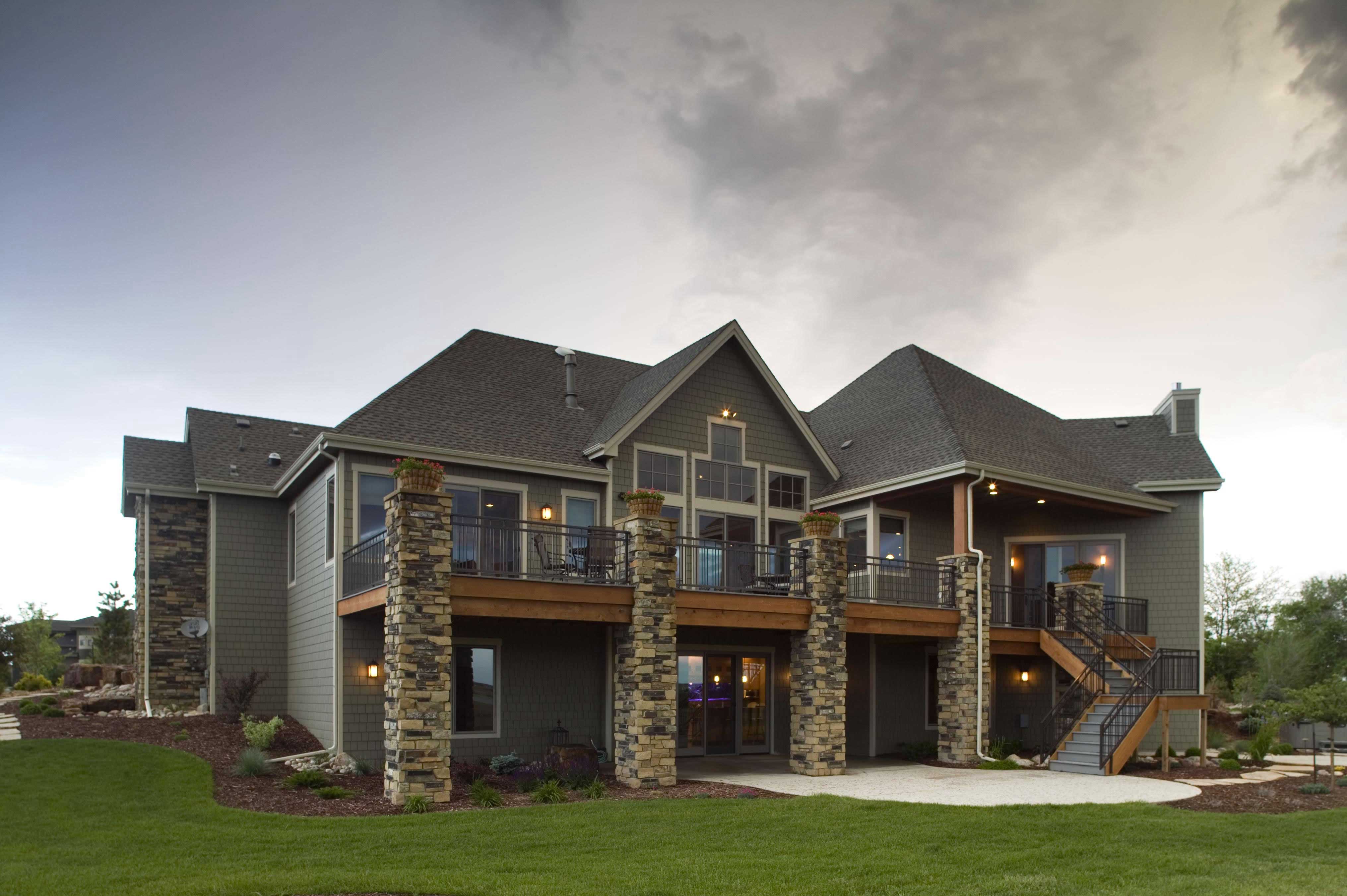 Home Plan Rear Elevation of this 5-Bedroom,5564 Sq Ft Plan -161-1042