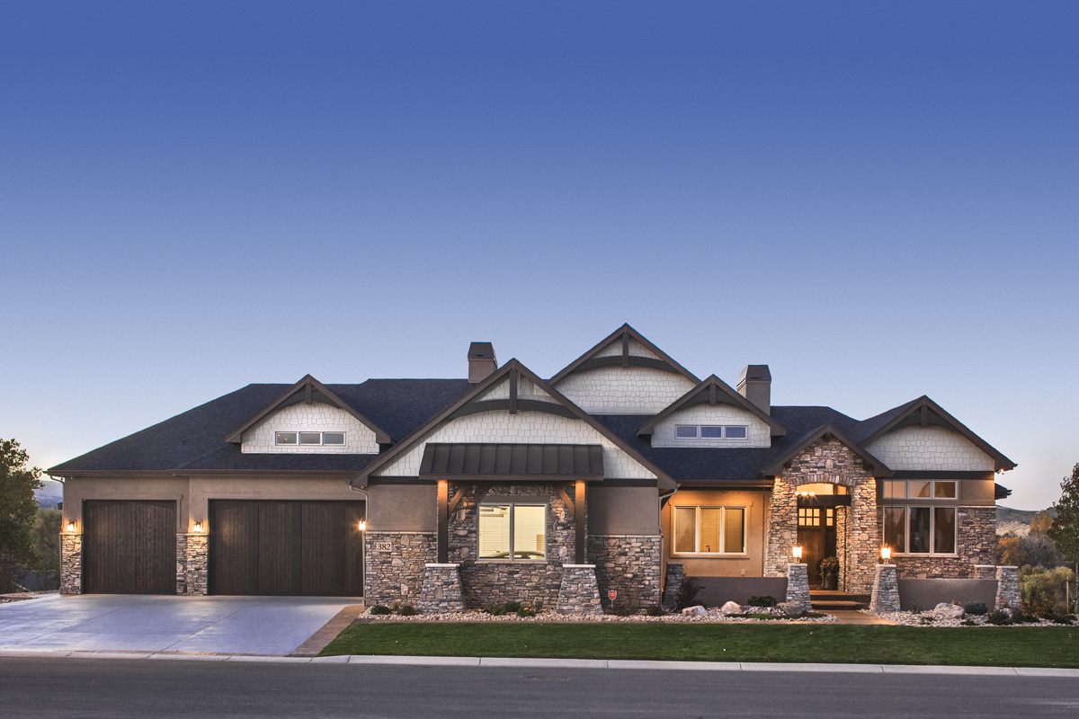Transitional Craftsman home (ThePlanCollection: Plan #161-1073)