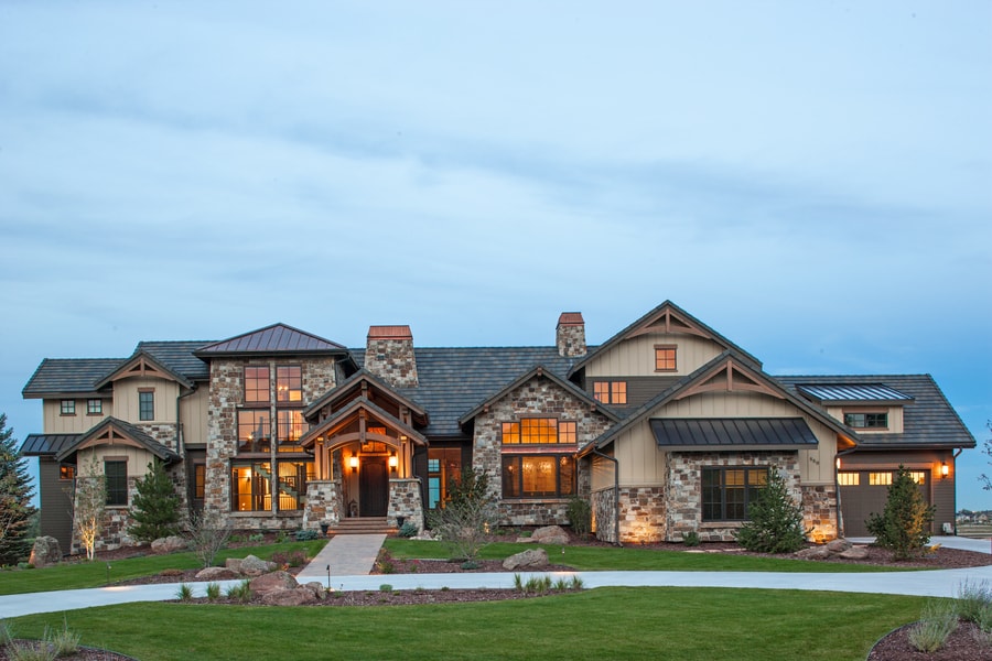 Luxury home plan (ThePlanCollection: House Plan #161-1076)