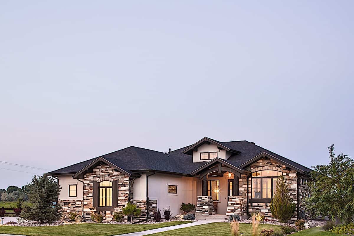 Front View of this 4-Bedroom,2422 Sq Ft Plan -161-1097
