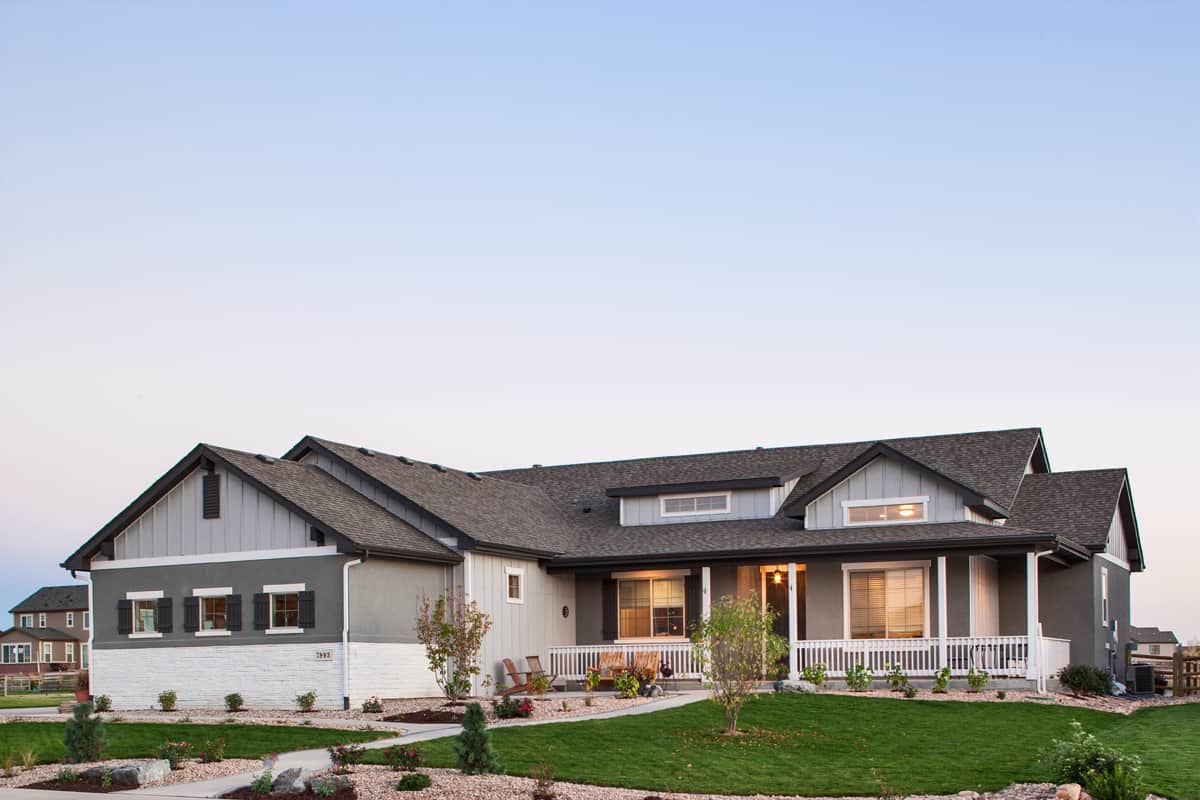 Ranch style home (ThePlanCollection: Plan #161-1117)