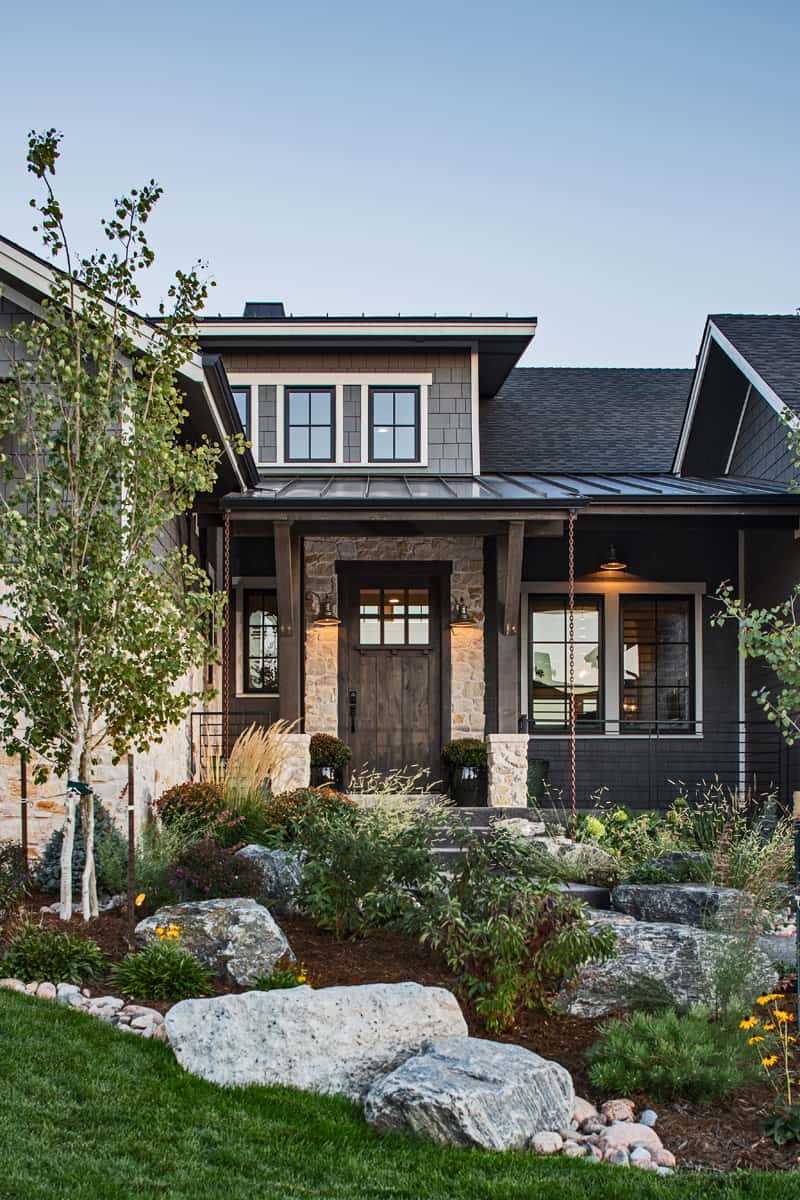 Landscaping: Garden of this 2-Bedroom,2615 Sq Ft Plan -2615