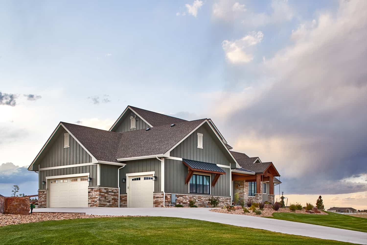 Side View of this 3-Bedroom,3548 Sq Ft Plan -161-1123