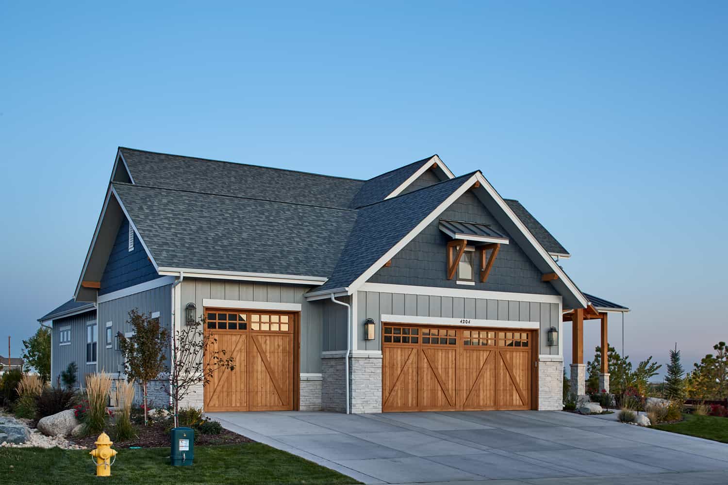 Left Side View of this 4-Bedroom,3237 Sq Ft Plan -161-1124