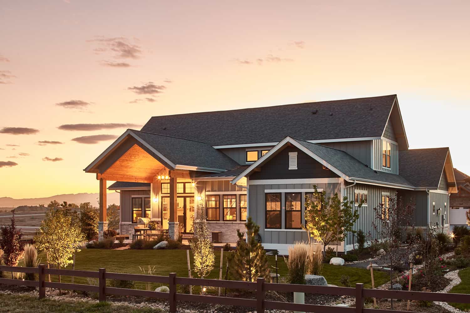 Right Side View of this 4-Bedroom,3237 Sq Ft Plan -161-1124