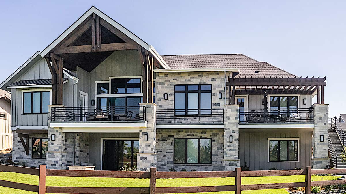 Rear View of this 2-Bedroom,3082 Sq Ft Plan -161-1129