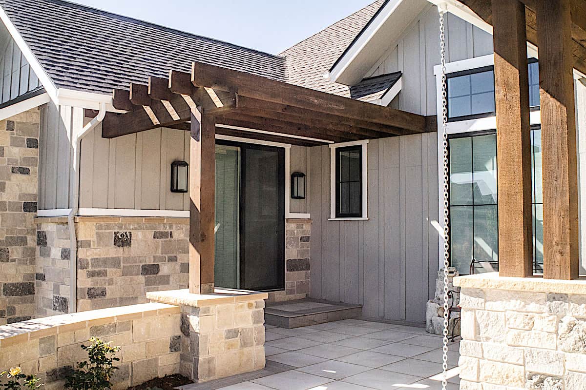 Front View of this 2-Bedroom,3082 Sq Ft Plan -161-1129