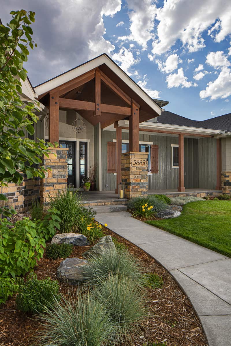 Front View of this 3-Bedroom,2925 Sq Ft Plan -161-1135