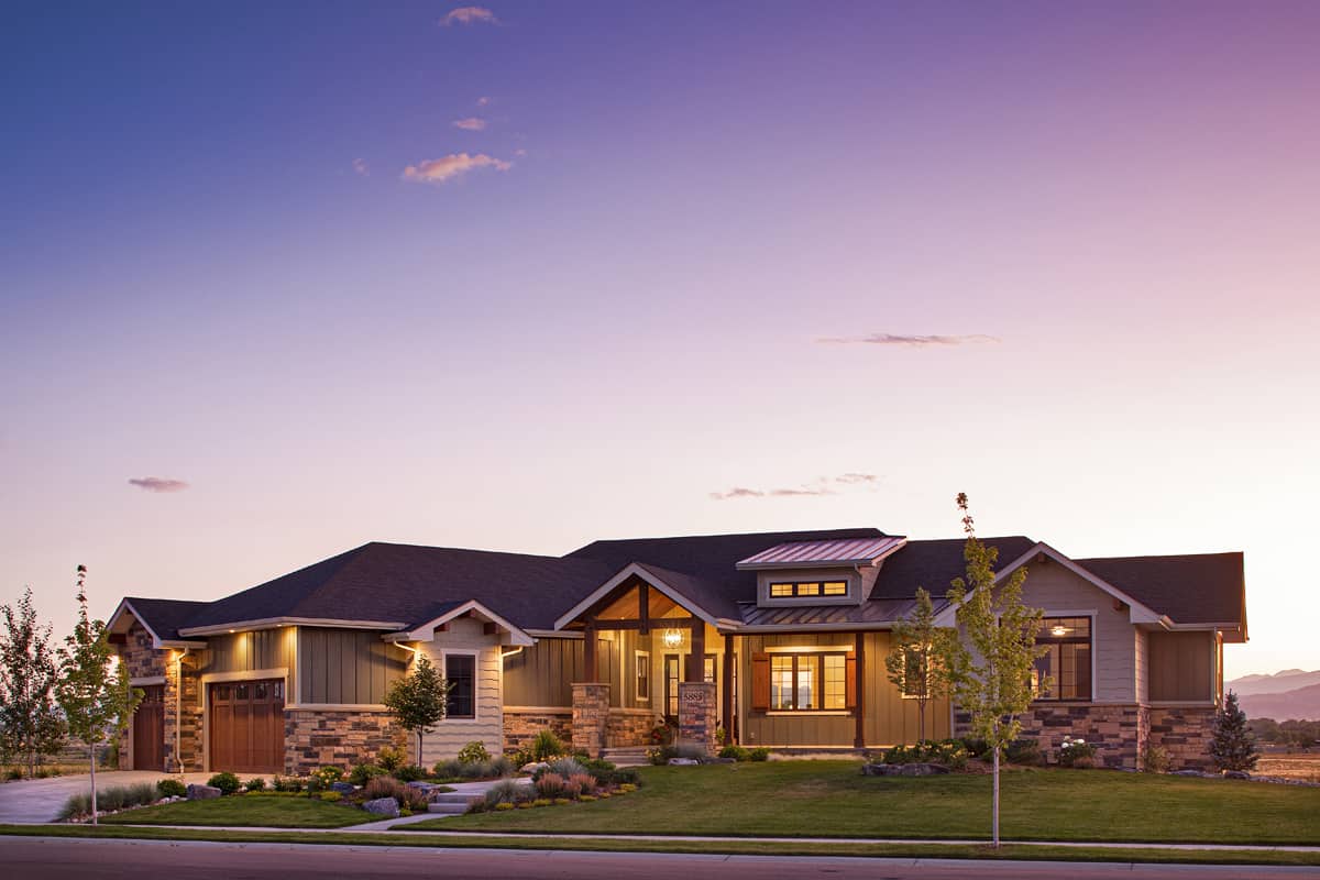 Ranch style home (ThePlanCollection: Plan #161-1135)