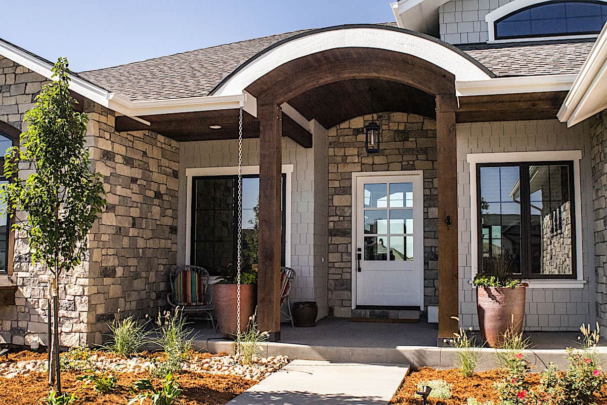 Front View of this 2-Bedroom,2775 Sq Ft Plan -161-1136