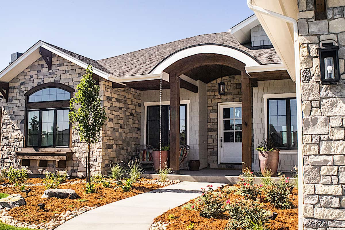 Front View of this 2-Bedroom,2775 Sq Ft Plan -161-1136