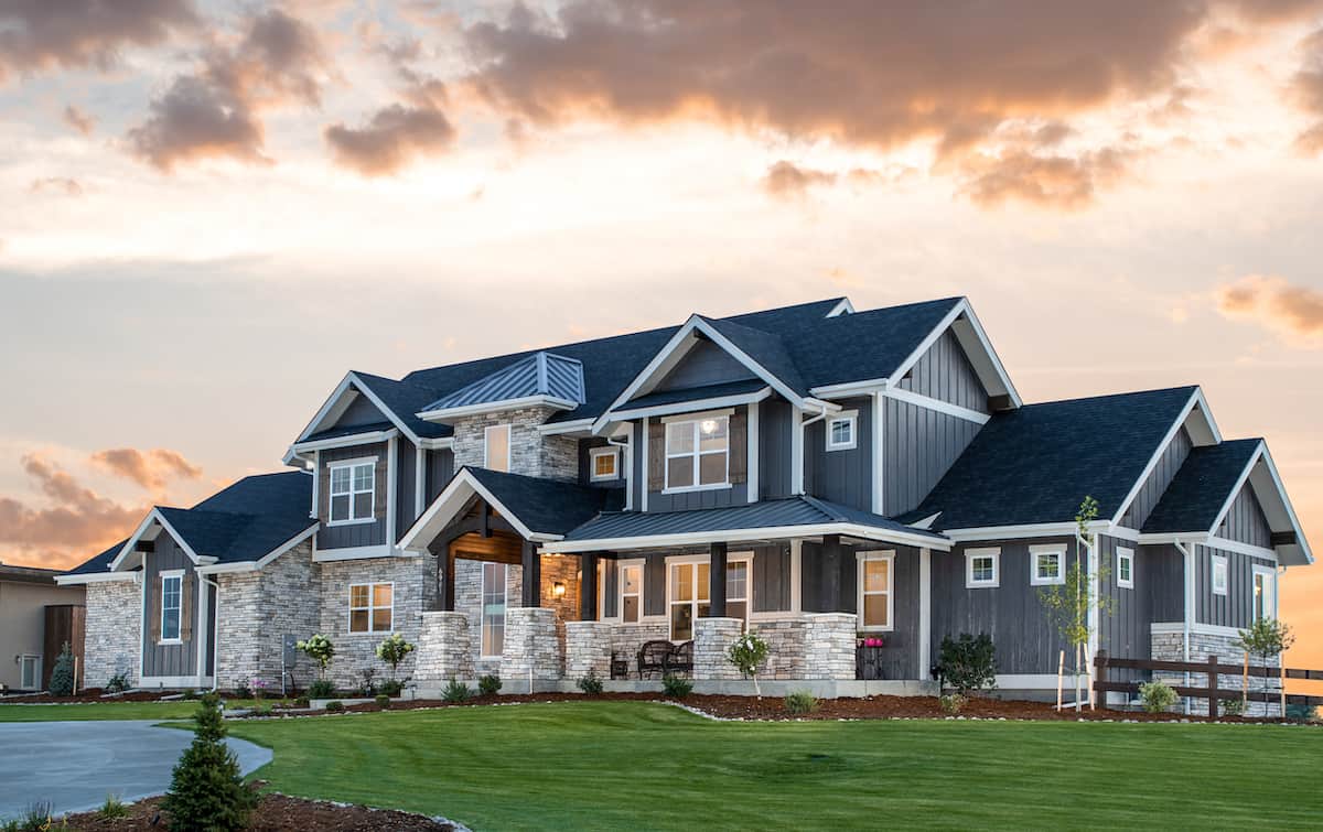Right Side View of this 4-Bedroom,3907 Sq Ft Plan -161-1145