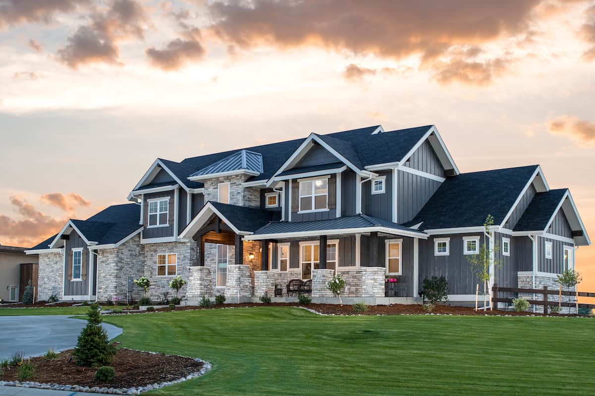 Right Side View of this 4-Bedroom,3907 Sq Ft Plan -161-1145
