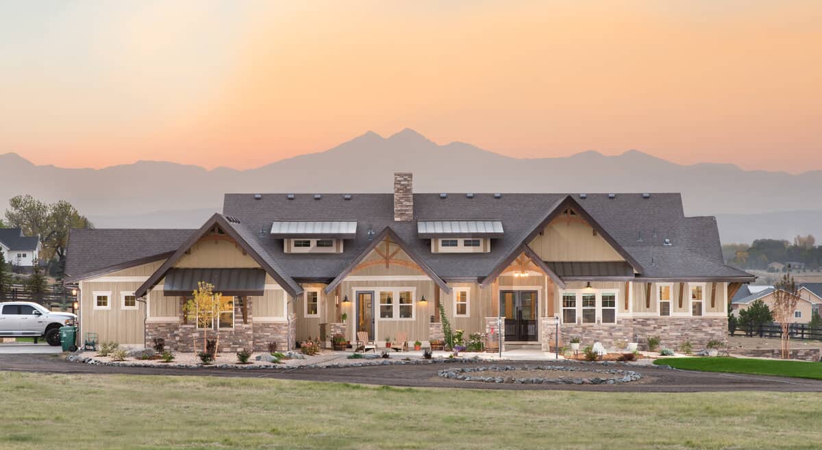 Front View of this 2-Bedroom,2889 Sq Ft Plan -161-1147