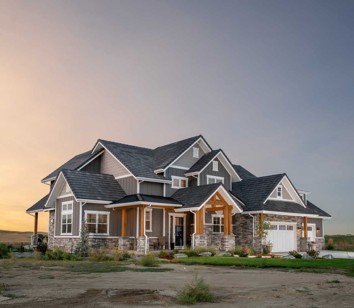 Luxury Country style house (ThePlanCollection: Plan #161-1151)