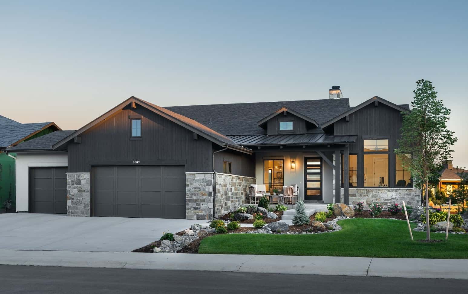 Front elevation of Ranch home (ThePlanCollection: House Plan #161-1205)