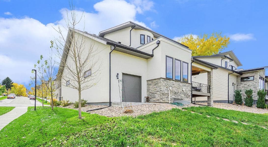 Side View of this 4-Bedroom,2429 Sq Ft Plan -161-1221