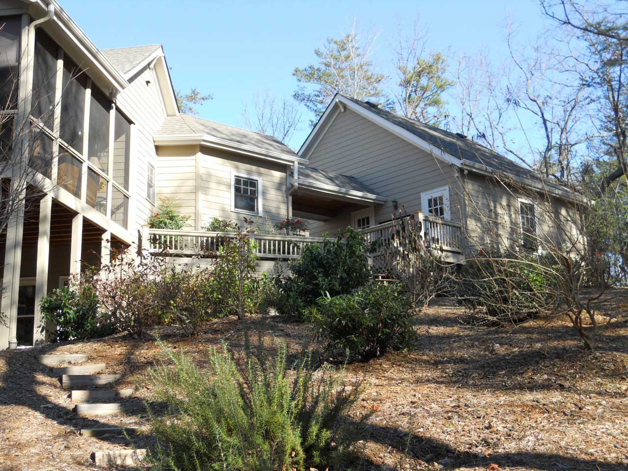 Side View of this 4-Bedroom,3886 Sq Ft Plan -163-1020