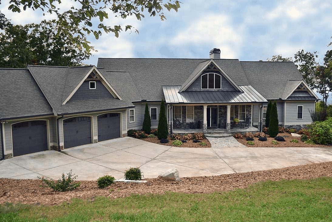 Craftsman style home (ThePlanCollection: House Plan #163-1055)