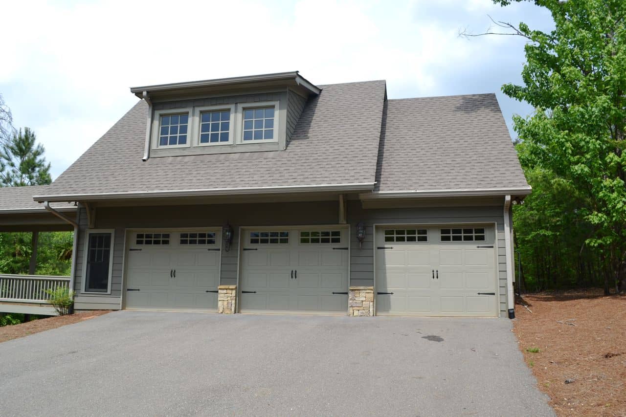 Front elevation of Garage home (ThePlanCollection: House Plan #163-1077)