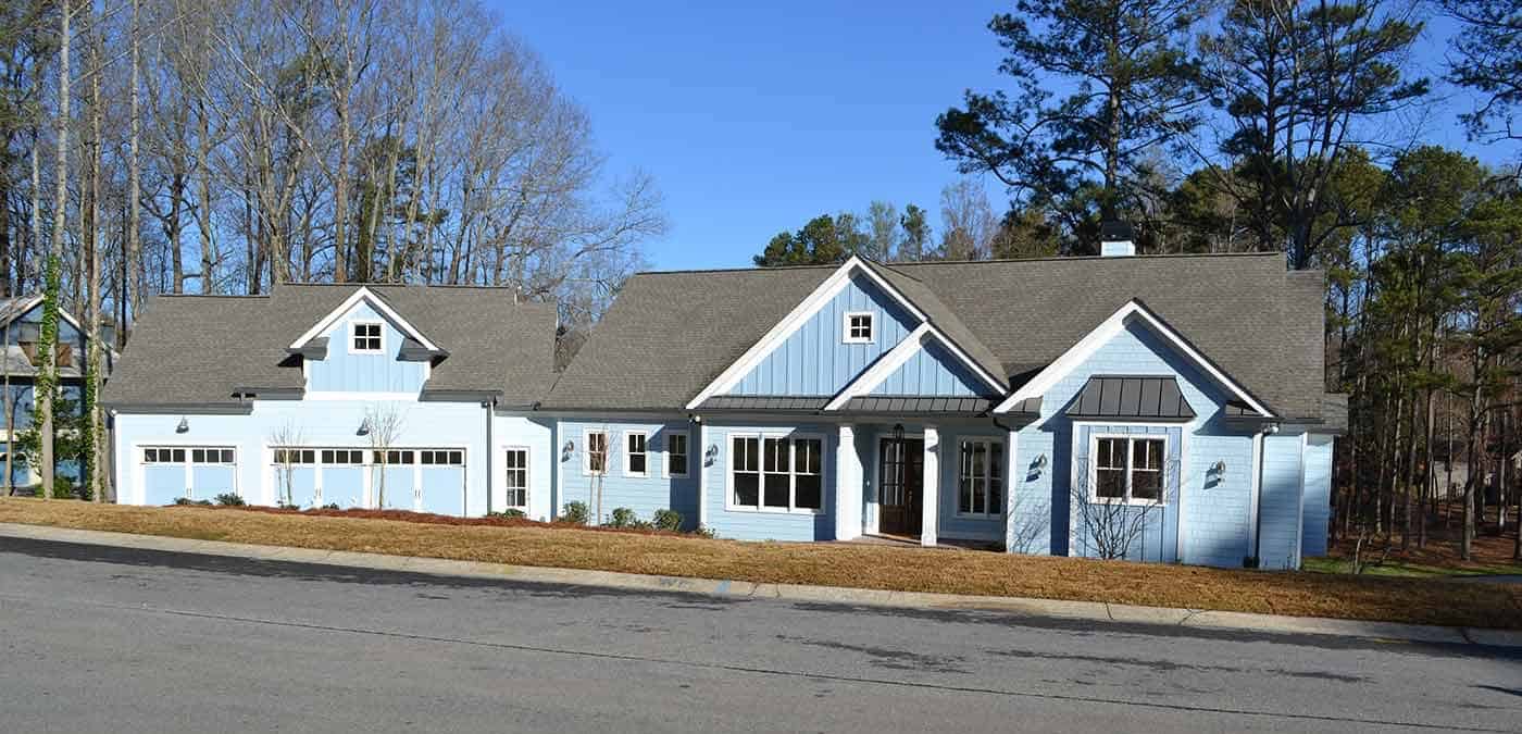 Front elevation of Ranch home (ThePlanCollection: House Plan #163-1091)