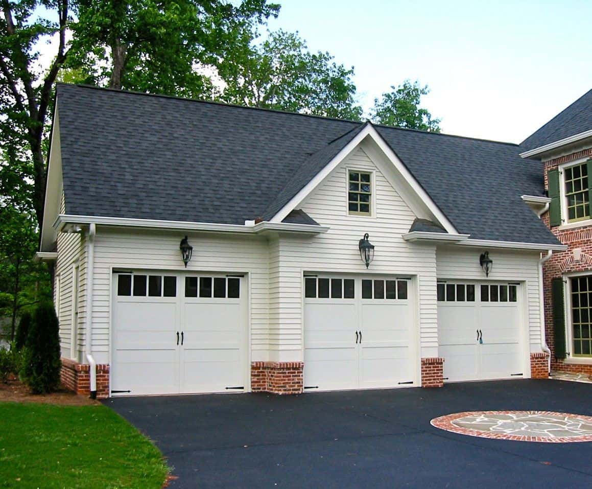 Front elevation of Garage w/Apartments home (ThePlanCollection: House Plan #163-1097)