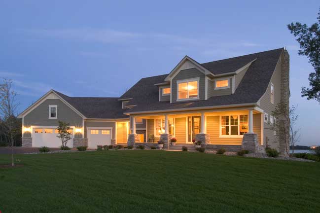 Farmhouse home plan with porch (ThePlanCollection: House Plan #165-1090)
