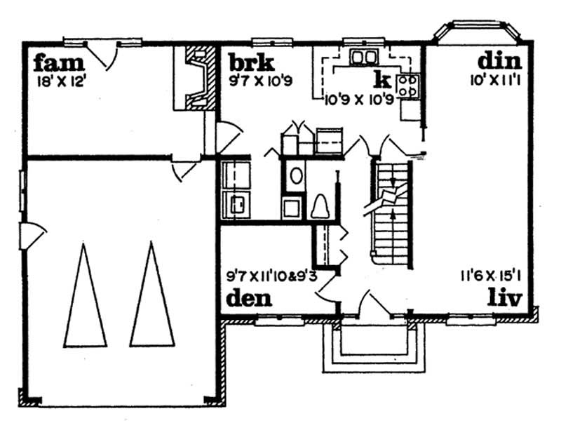 Floor Plan First Story of Colonial Plan #167-1004
