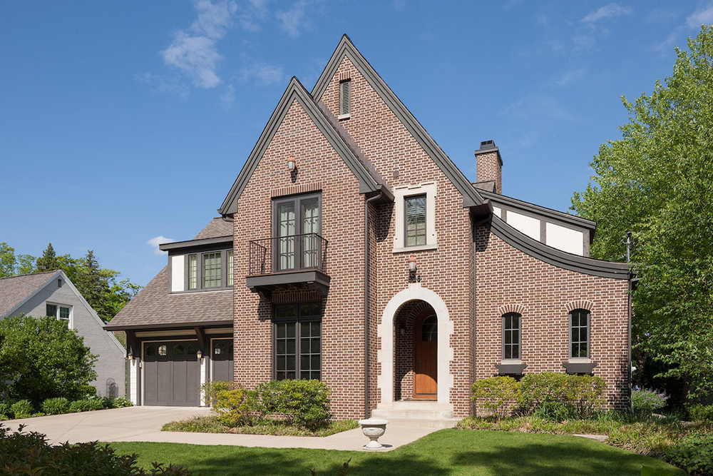 Color photograph of Traditional home plan (ThePlanCollection: House Plan #168-1137)