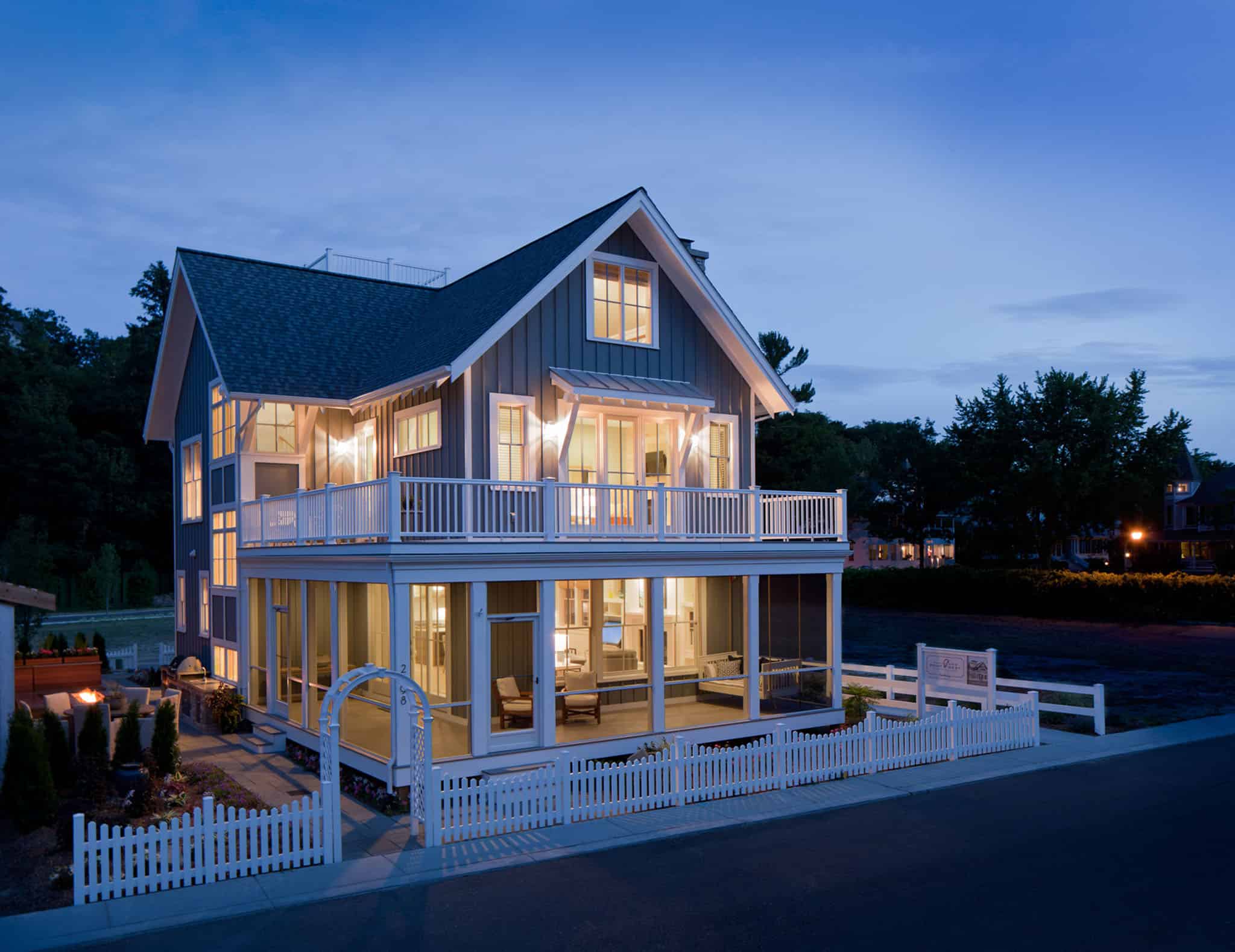 Home at Night of this 4-Bedroom,3479 Sq Ft Plan -168-1143