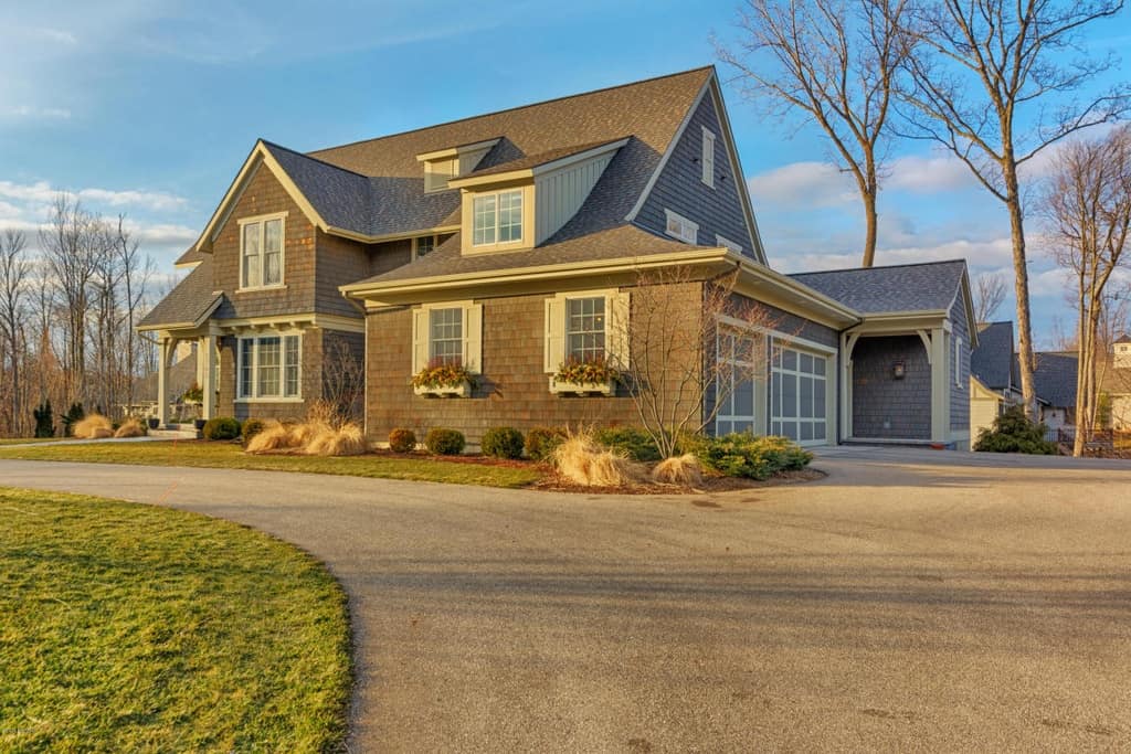 Right Side View of this 4-Bedroom,4657 Sq Ft Plan -168-1146