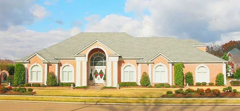 Front view of Southern home (ThePlanCollection: House Plan #170-1002)