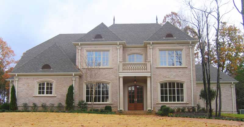Front view of Southern home (ThePlanCollection: House Plan #170-1022)