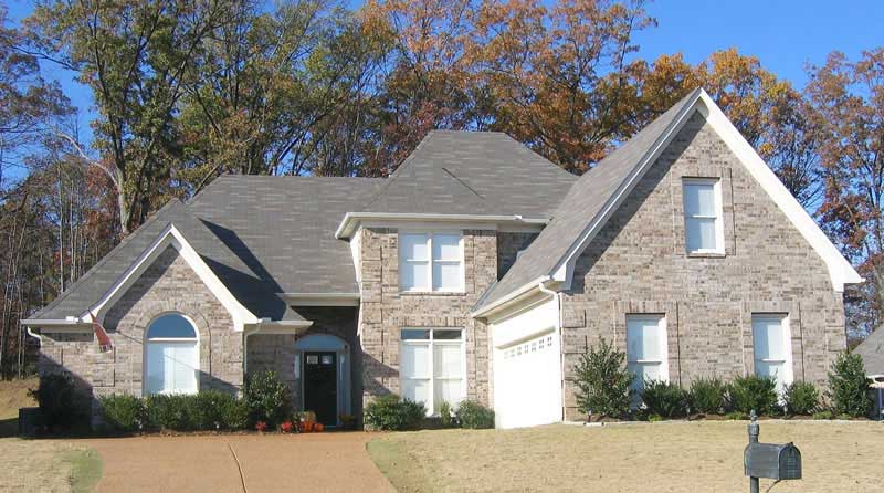 Front view of Southern home (ThePlanCollection: House Plan #170-1068)