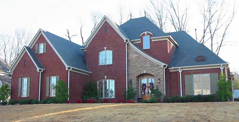 Front view of Southern home (ThePlanCollection: House Plan #170-1109)
